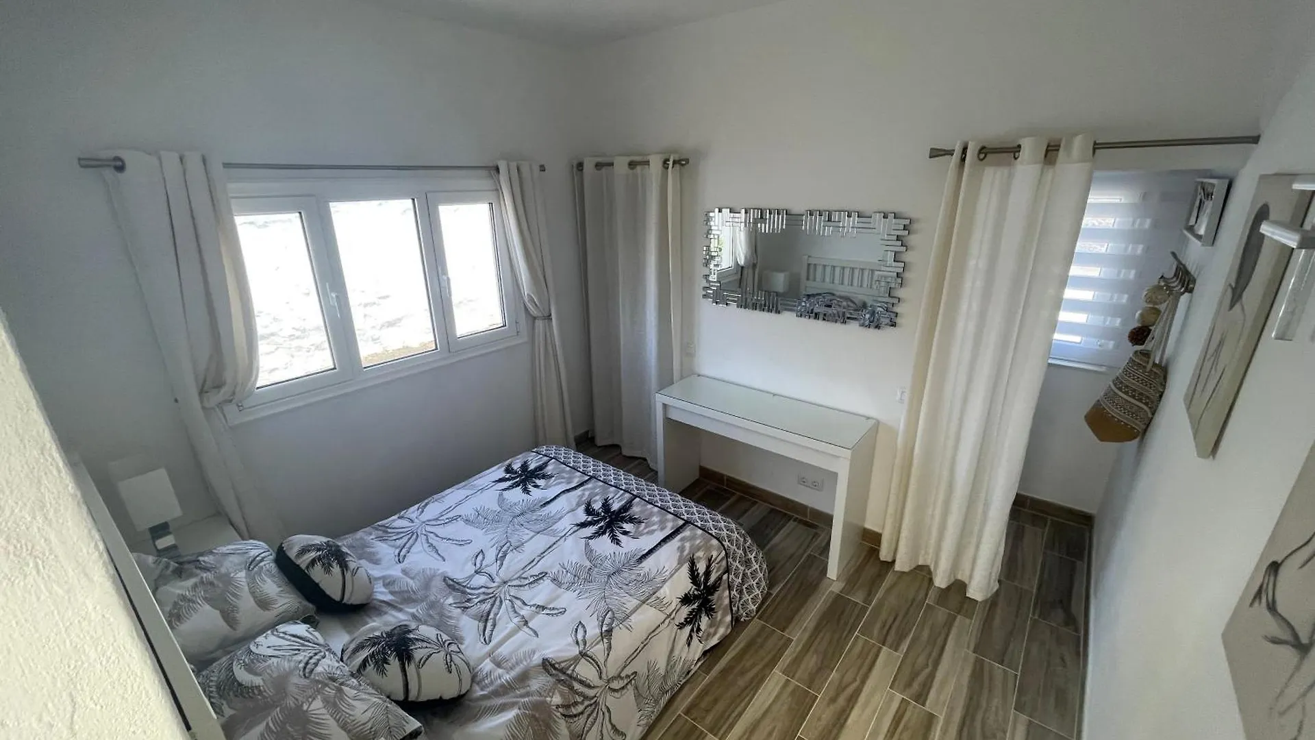 Asomada Views Apartamentos Tias